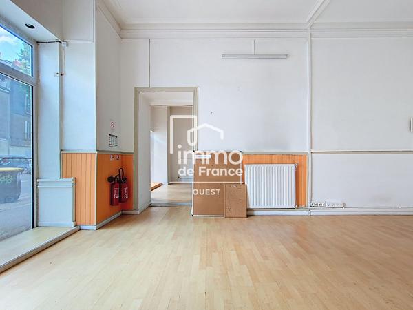 À VENDRE  MURS COMMERCIAUX NANTES CENTRE 66 m²  EMPLACEMENT PREMIUM