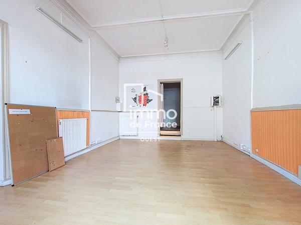 À VENDRE  MURS COMMERCIAUX NANTES CENTRE 66 m²  EMPLACEMENT PREMIUM