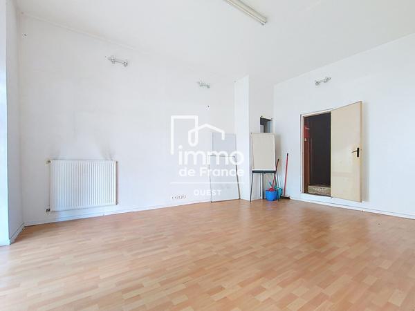 À VENDRE  MURS COMMERCIAUX NANTES CENTRE 66 m²  EMPLACEMENT PREMIUM