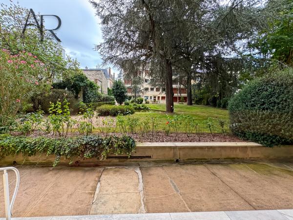 Saint-Mandé (94160) STUDIO SAINT-MANDÉ (LAC DAUMESNIL)