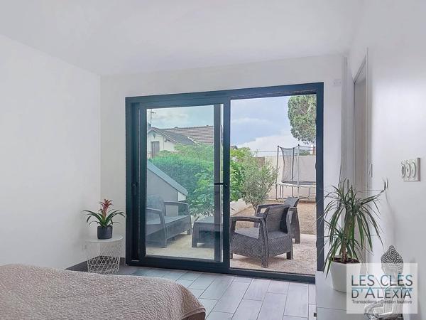 Maison - Quatre chambres- Double Garage -