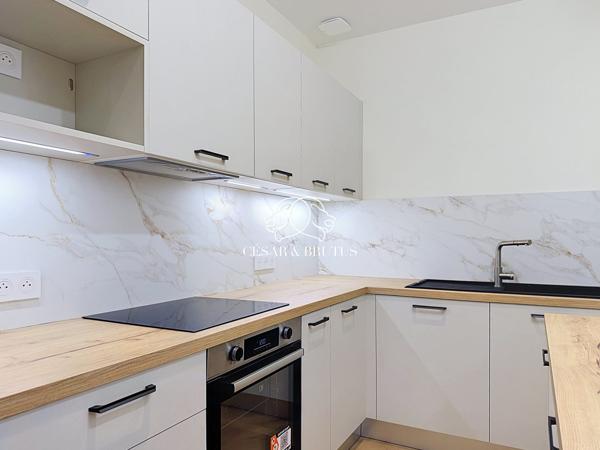 Appartement rue pietonne entièrement rénové 2 chambres