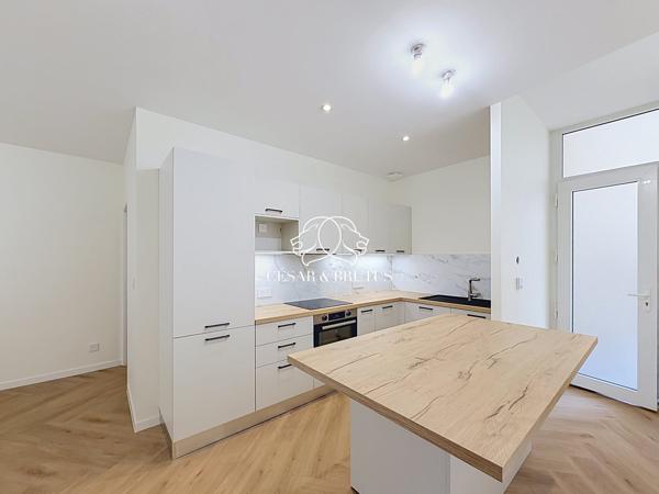 Appartement rue pietonne entièrement rénové 2 chambres
