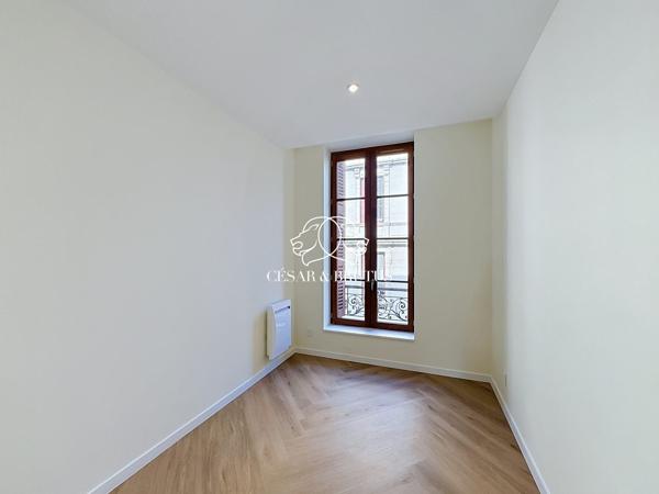 Appartement rue pietonne entièrement rénové 2 chambres
