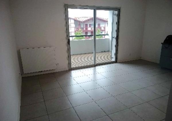 T2 récent - Ustaritz - vue Pyrénées