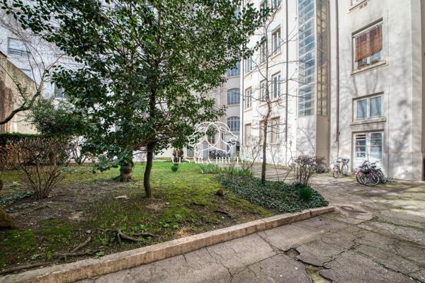 Lyon 6 Foch. Appartement familiale 120m² étage élevé. Stationnement possible à proximité