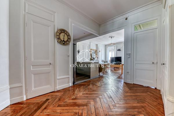 Lyon 6 Foch. Appartement familiale 120m² étage élevé. Stationnement possible à proximité