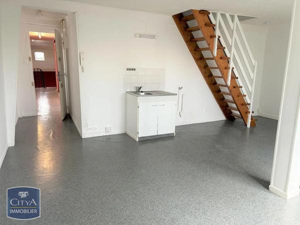 Appartement à louer 2 pièces 34.67m² Saint-Quentin (02100)