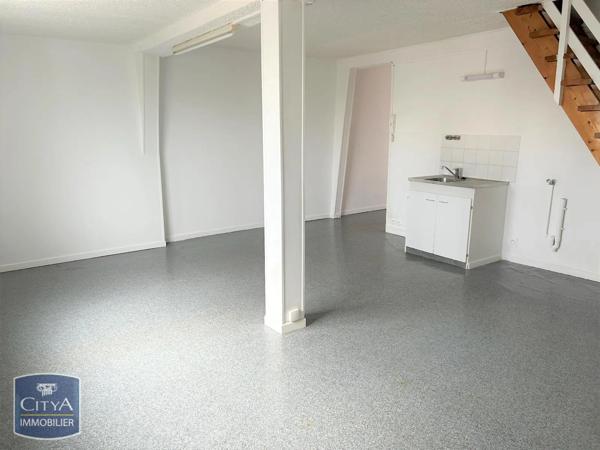 Appartement à louer 2 pièces 34.67m² Saint-Quentin (02100)