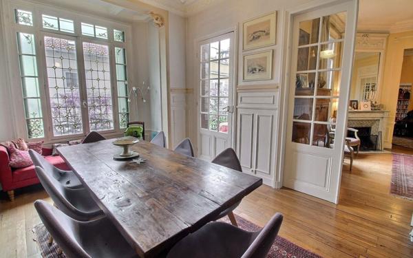 Maison à vendre    10 pièces • 232 m2 Vincennes