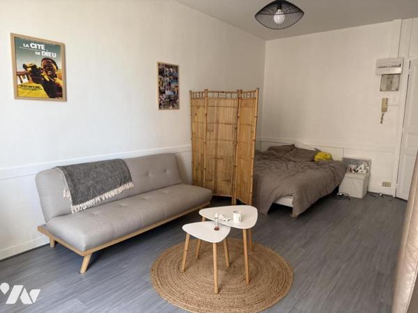 Immeuble à usage commercial et d'habitation