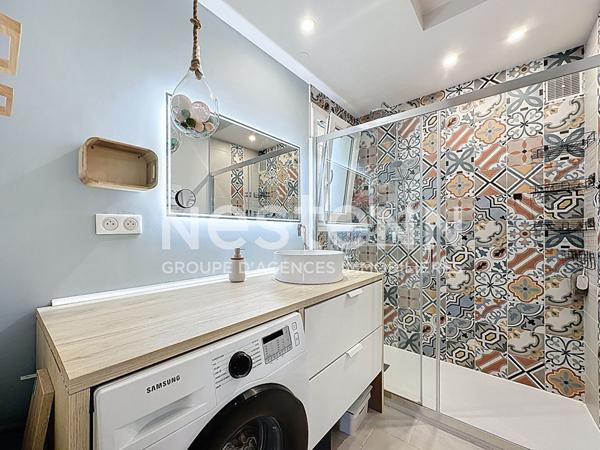 MANDELIEU - A VENDRE APPARTEMENT 3/4P - RENOVE - 2 PARKINGS - SANS VIS-A-VIS