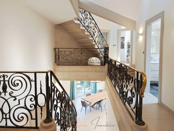Maison 8 pièces 250m² à vendre à Cessy 01170