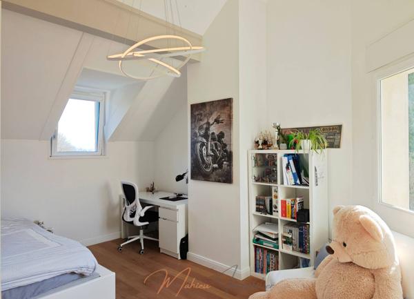 Maison 8 pièces 250m² à vendre à Cessy 01170