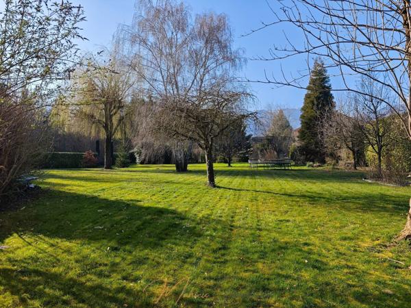 Maison 8 pièces 250m² à vendre à Cessy 01170