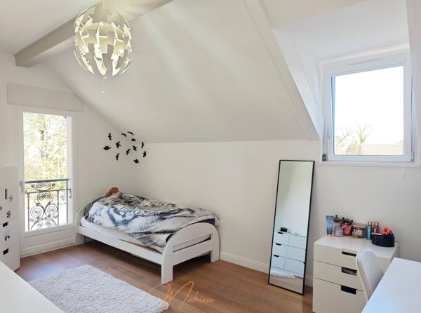 Maison 8 pièces 250m² à vendre à Cessy 01170