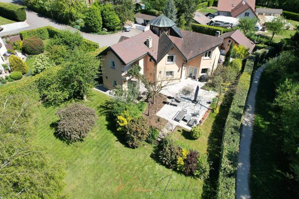 Maison 8 pièces 250m² à vendre à Cessy 01170