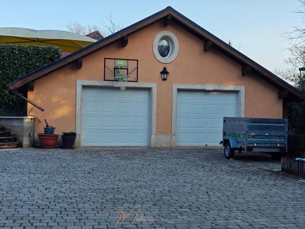 Maison 8 pièces 250m² à vendre à Cessy 01170