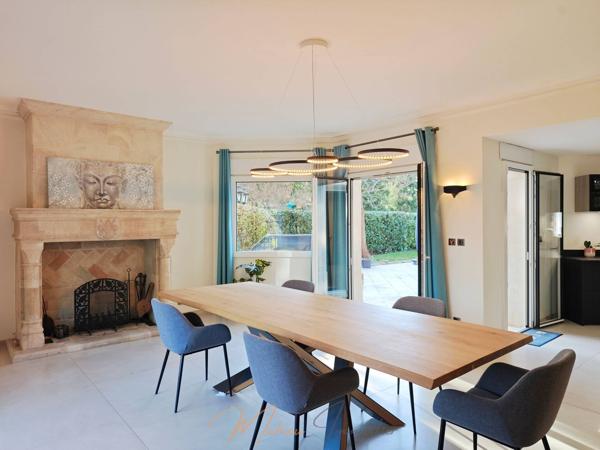 Maison 8 pièces 250m² à vendre à Cessy 01170