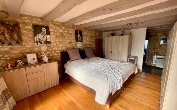 Maison à vendre    8 pièces •  Dangé-Saint-Romain