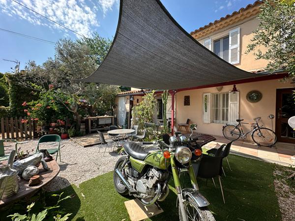 Maison de charme à vendre à La Moutonne - Un havre de paix t5 3 chambres jardin