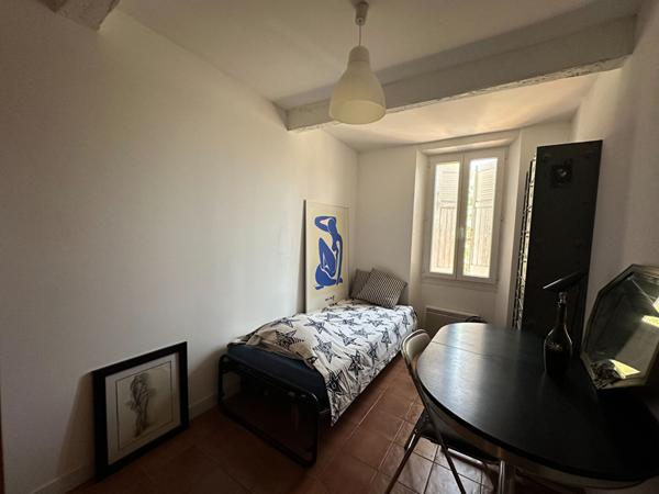 Maison de charme à vendre à La Moutonne - Un havre de paix t5 3 chambres jardin