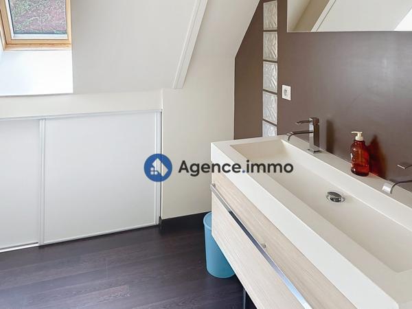 À vendre - Maison, 6 pièces située à Saint-Antoine-du-Rocher (37360)