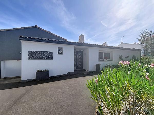 Exclusivité NESTENN Challans - Maison 3 Chambres + bureau avec piscine à CHALLANS