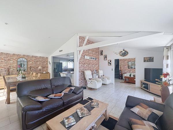 Exclusivité NESTENN Challans - Maison 3 Chambres + bureau avec piscine à CHALLANS