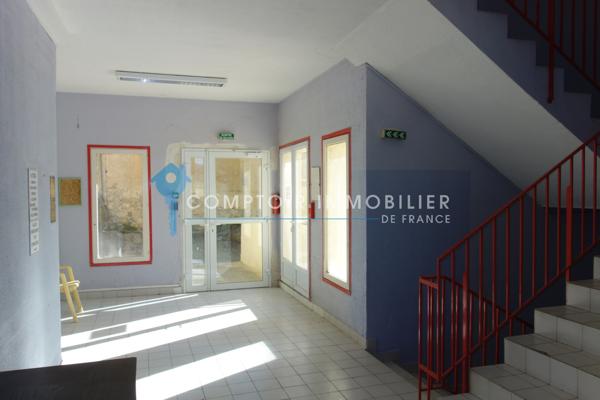 Immeuble
                                                                                                                                                
                                                                                                                                                
                                                                                                                                                
                                                    
                                                                                                                                                                                                                                                                                                                        2300  m²                                                                                                                                                                                                         3 etage(s)