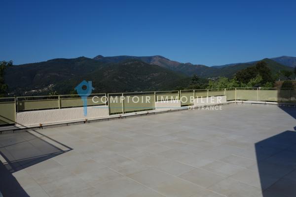 Immeuble
                                                                                                                                                
                                                                                                                                                
                                                                                                                                                
                                                    
                                                                                                                                                                                                                                                                                                                        2300  m²                                                                                                                                                                                                         3 etage(s)