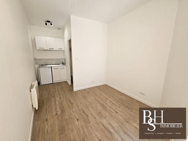 Poitiers centre-ville, secteur Cathédrale, studio 17m² entièrement rénové.