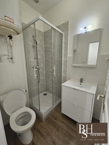 Poitiers centre-ville, secteur Cathédrale, studio 17m² entièrement rénové.