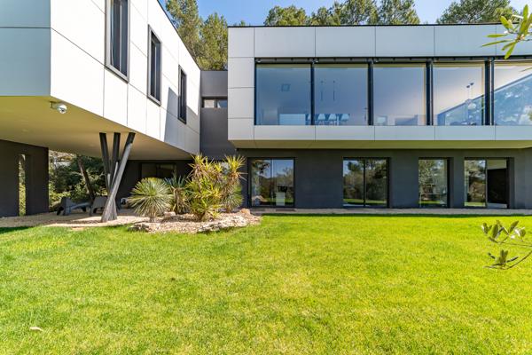 Montpellier (34000) Villa d’Exception Connectée à 5 mins de Montpellier – Vue imprenable