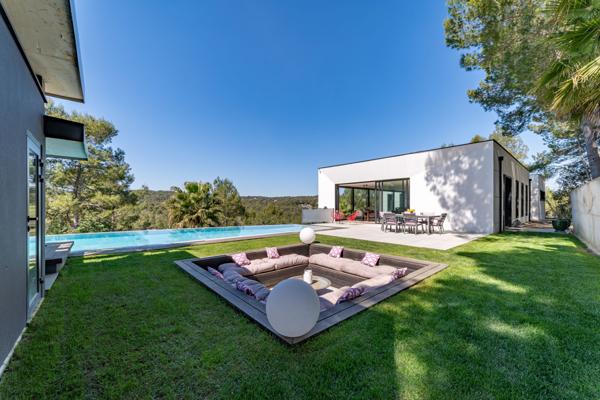 Montpellier (34000) Villa d’Exception Connectée à 5 mins de Montpellier – Vue imprenable