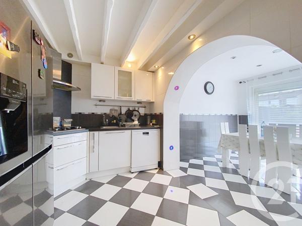 Maison à vendre  6 pièces - 109 m2 ST PIERRE LES NEMOURS - 77