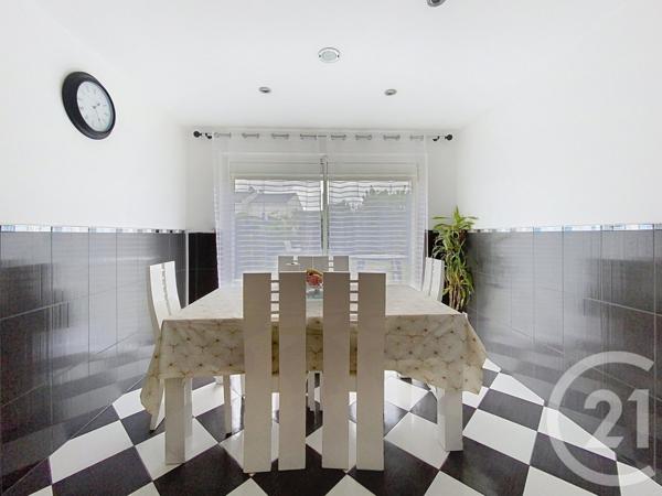 Maison à vendre  6 pièces - 109 m2 ST PIERRE LES NEMOURS - 77
