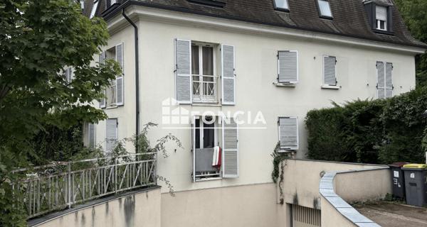 Location Studio 25.59 m² - Fontainebleau 77300