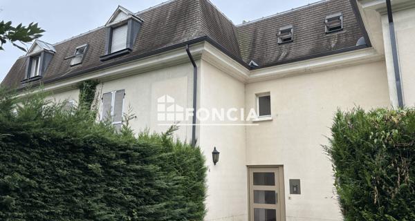 Location Studio 25.59 m² - Fontainebleau 77300