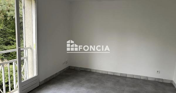 Location Studio 25.59 m² - Fontainebleau 77300
