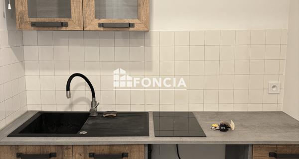 Location Studio 25.59 m² - Fontainebleau 77300