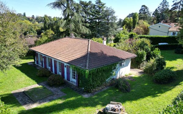 Maison à vendre    6 pièces • 135 m2 Charbonnières-les-Bains