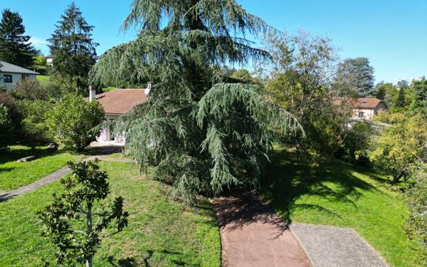 Maison à vendre    6 pièces • 135 m2 Charbonnières-les-Bains