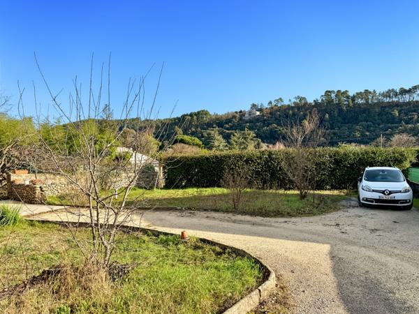 Ucel (07200) Belle Maison Familiale en Pierre sur 1 500 m² de terrain constructible à Ucel