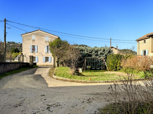 Ucel (07200) Belle Maison Familiale en Pierre sur 1 500 m² de terrain constructible à Ucel