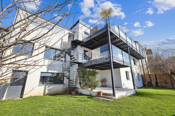 Maison contemporaine de 234 m²