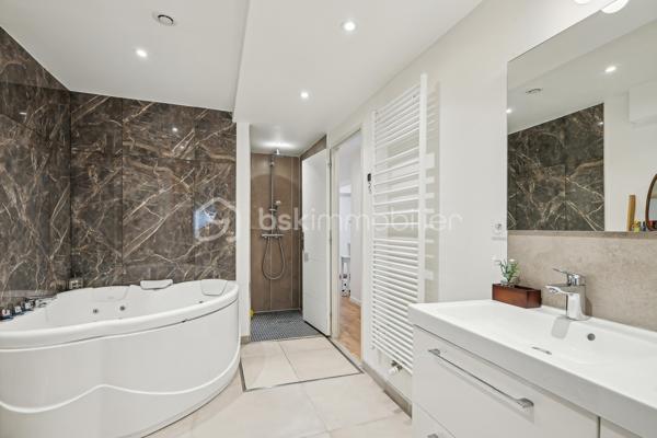 Maison contemporaine de 234 m²