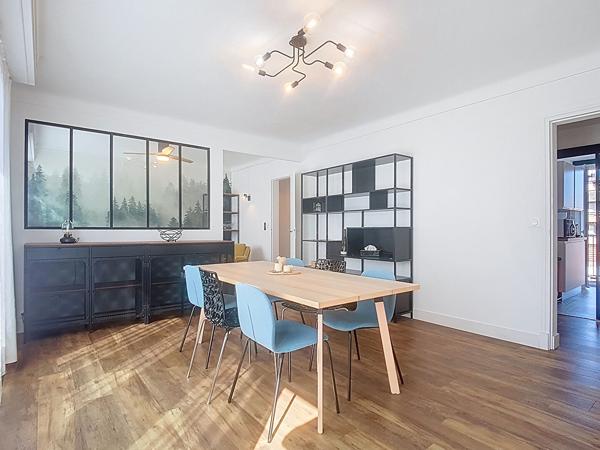 A louer PAU centre - Appartement T4  meublé de 90.05 m2 lumineux exposé sud avec deux balcons et un garage