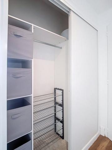 A louer PAU centre - Appartement T4  meublé de 90.05 m2 lumineux exposé sud avec deux balcons et un garage