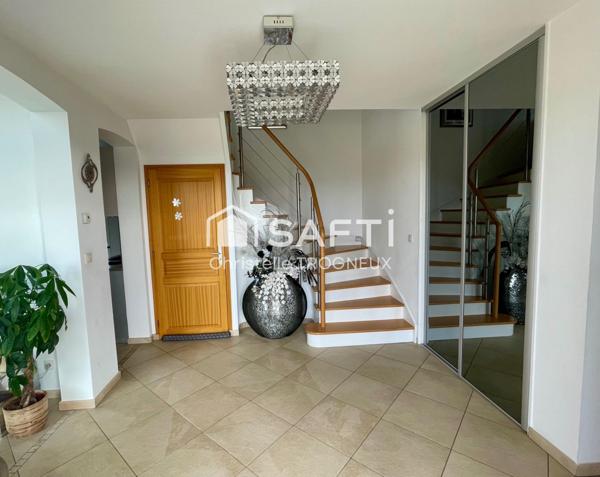 Superbe Pavillon d’environ 215 M2